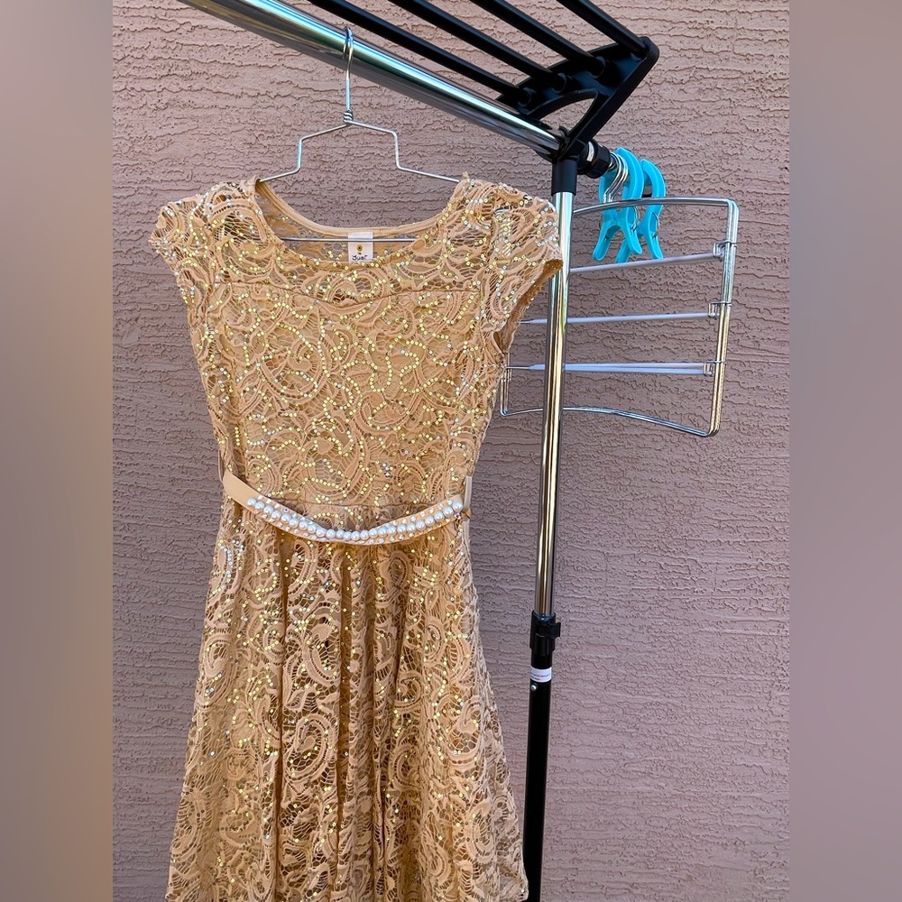 girls golden dress 💫
